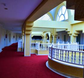 Hotel Royal Garden Palace в Мидуне