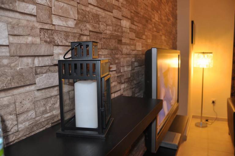 Mondo Living- Executive Tower