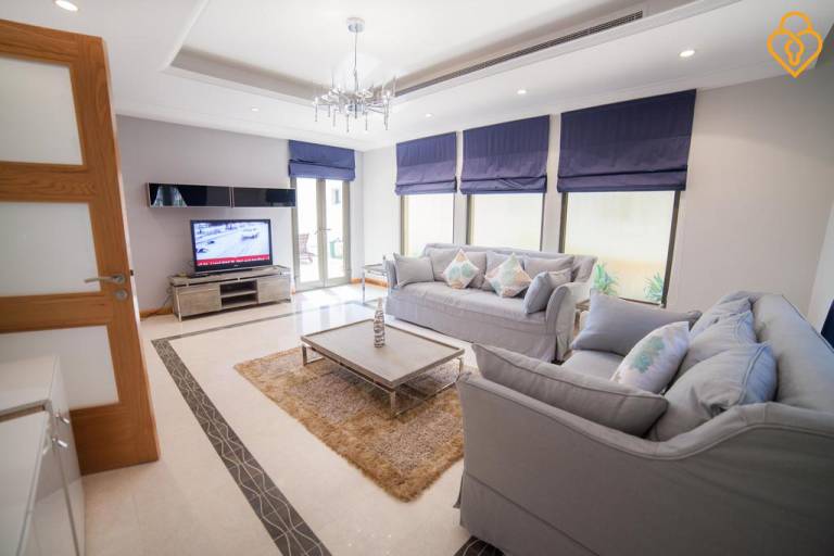 Keys Please Holiday Homes - Villa with Private Beach on Frond C - Palm Jumeirah Island