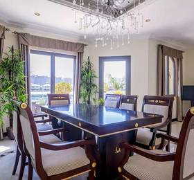 E T Holiday Homes - Frond C Villa в Дубае