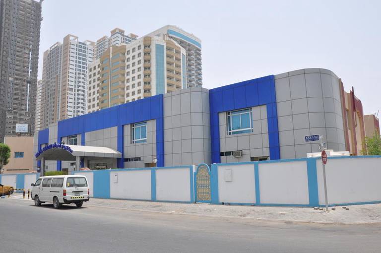 OYO 366 Waves Hotel