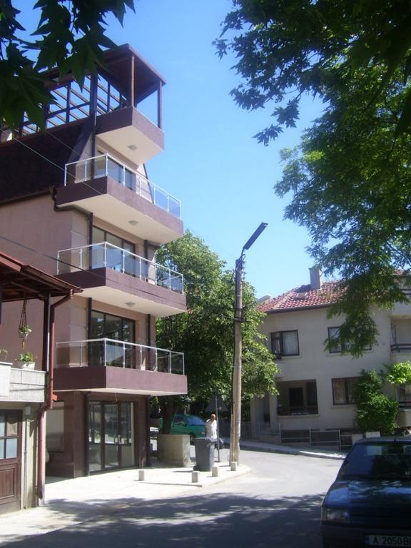 Studio Romantika