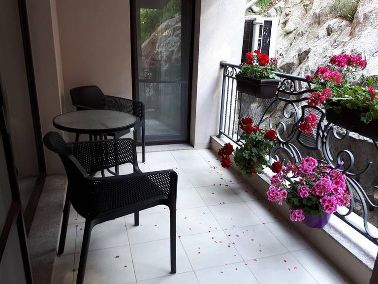 Oziris Apartment