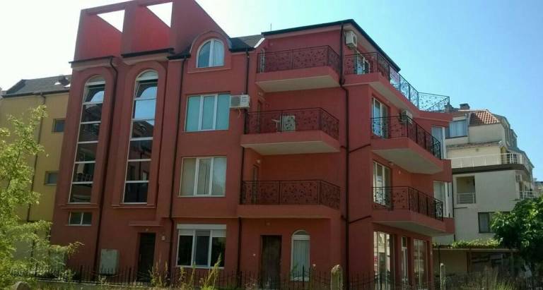 Rai Apartment