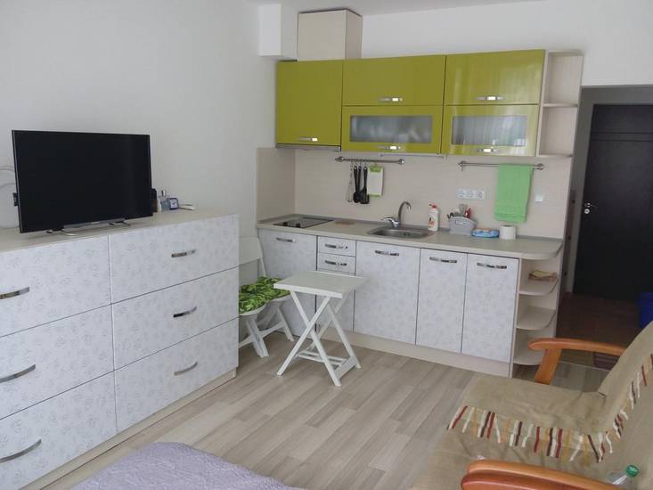 Studio Болгария, Елените