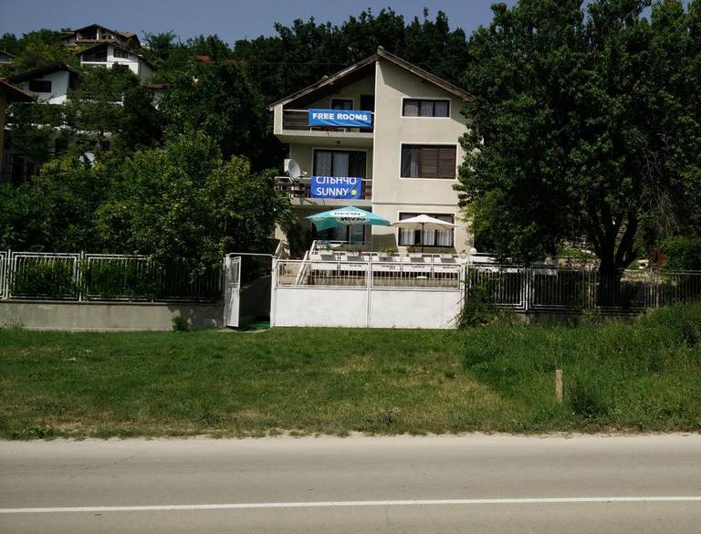 Sluncho Guest House