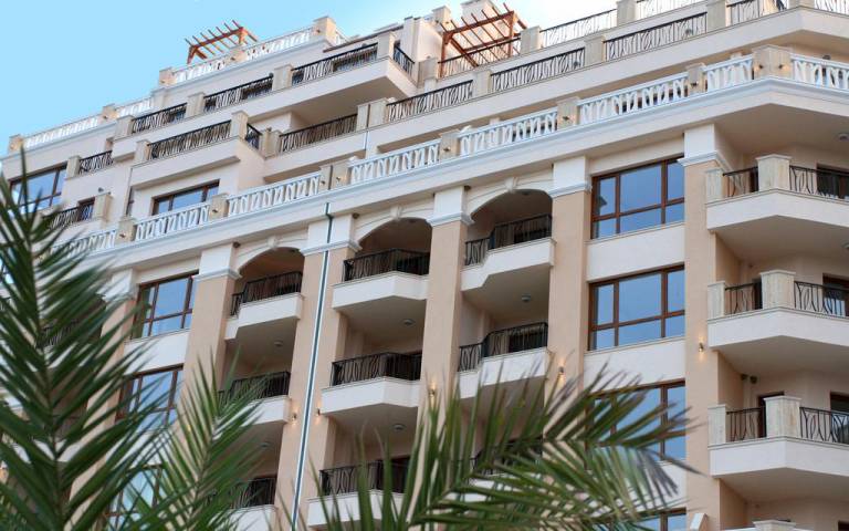Dissa Cabacum Beach Residence
