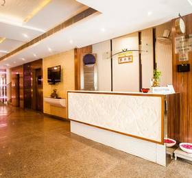 Hotel Poonam Plaza в Агре