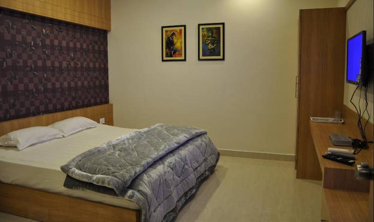 Hotel Athidi Grand