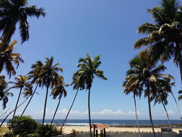 M R Beach & Cottages