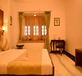 OYO Rooms Near Chetak Circle в Удайпуре