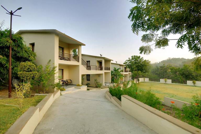 Le Madhulika Maharana Resort & Spa
