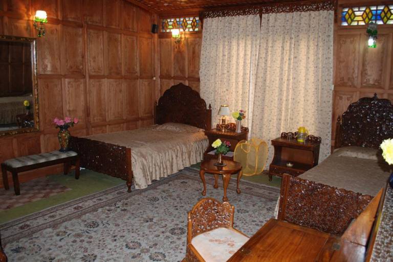 Prince of Kashmir Group of Houseboat