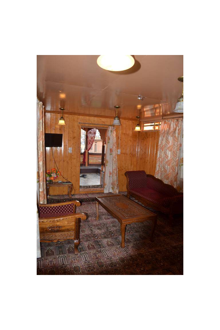 Tashkand Houseboat