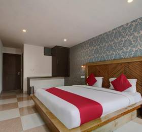 OYO Rooms Near Zero Bridge в Сринагаре