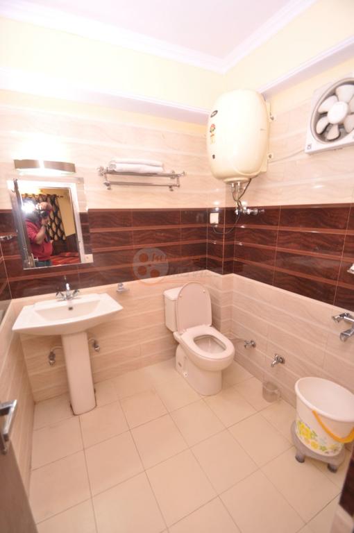 Hotel Sidharth Regency