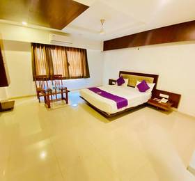 Pushpak Resort в Ширди