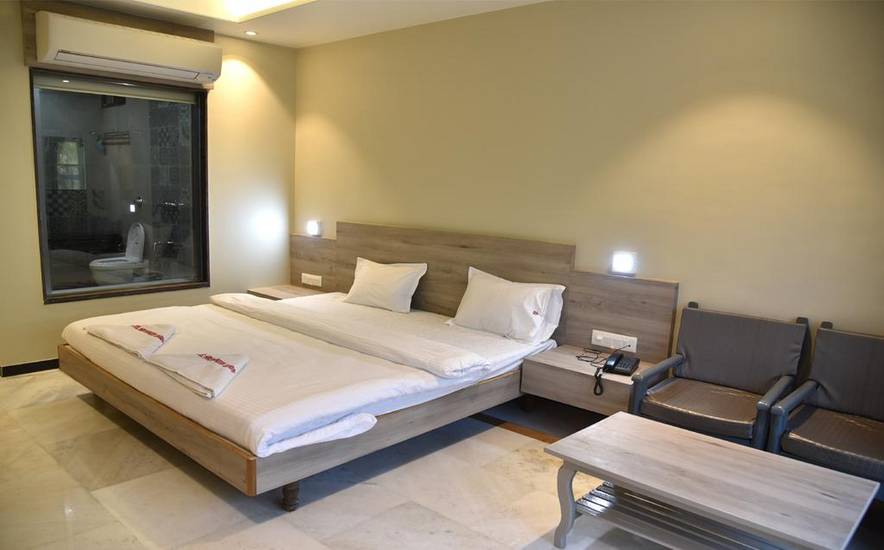 Hotel Hrushikesh Индия, Ширди