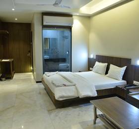 Hotel Hrushikesh в Ширди