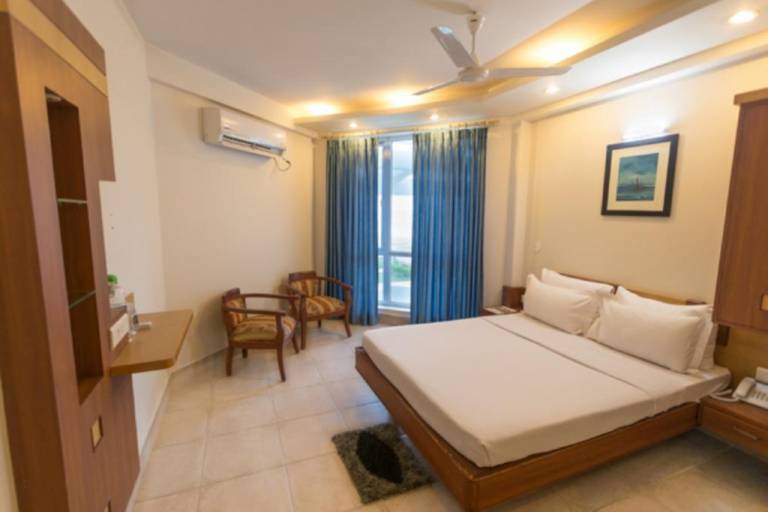 Empires Hotel