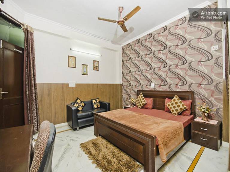 West Inn, New Delhi