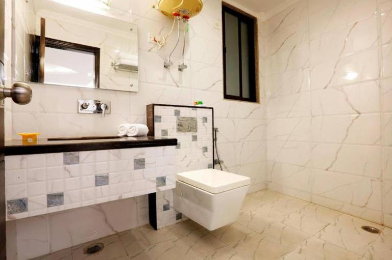 Hotel Anand Lok Inn