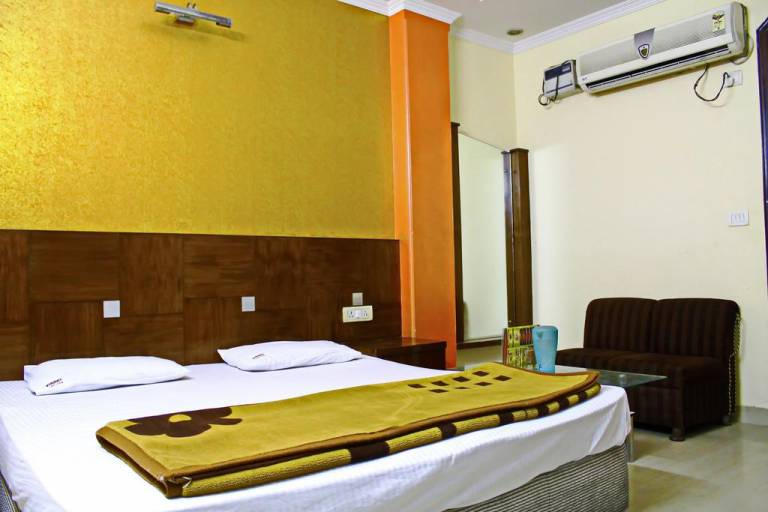 Hotel Viraat