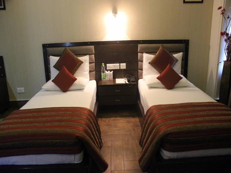 OYO Premium Dwarka Sector 7