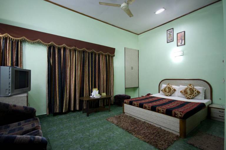 Dreamland Hotel