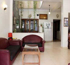 OYO Apartments Shivalik Road Malviya Nagar в Нью-Дели
