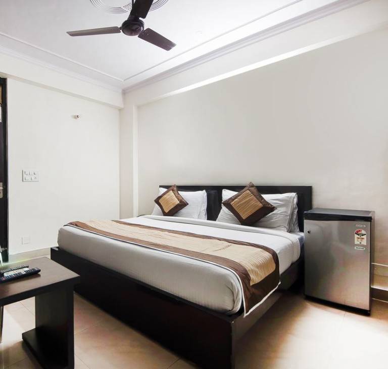 Hotel Charan Pahari
