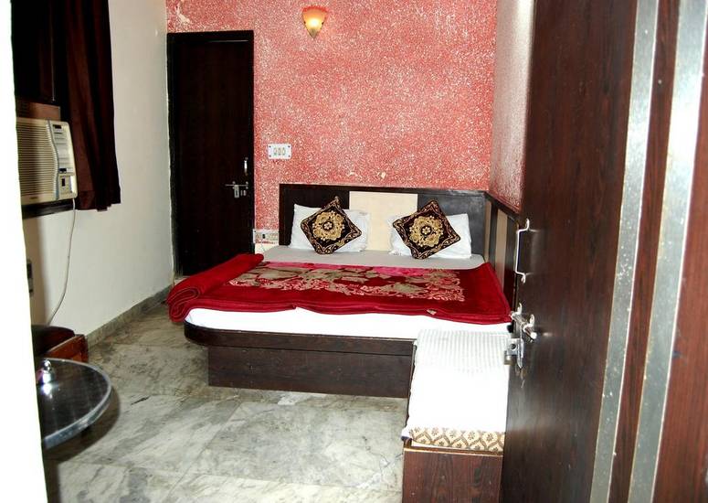 Hotel Double R 3* Индия, Нью-Дели