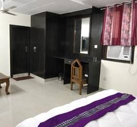Hotel Vishesh Continental в Нью-Дели