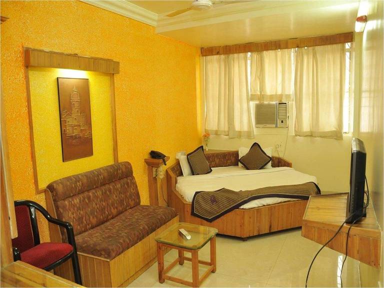 Hotel Amrta