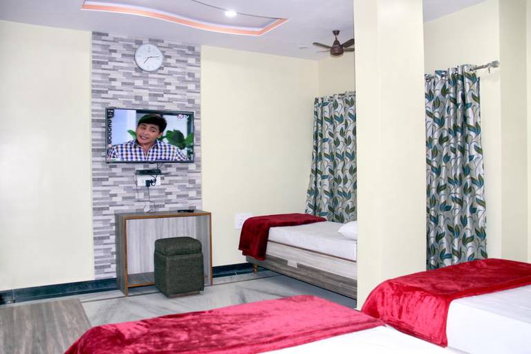 Hotel Gujrat