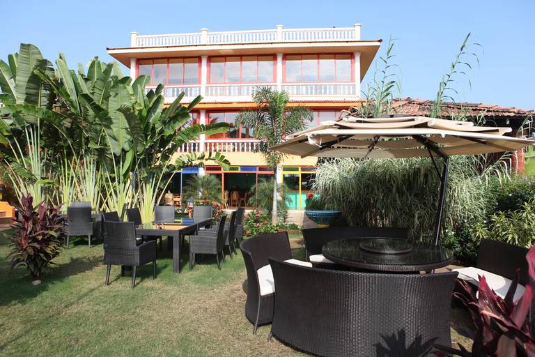 Papa Jolly's Eco-Resort