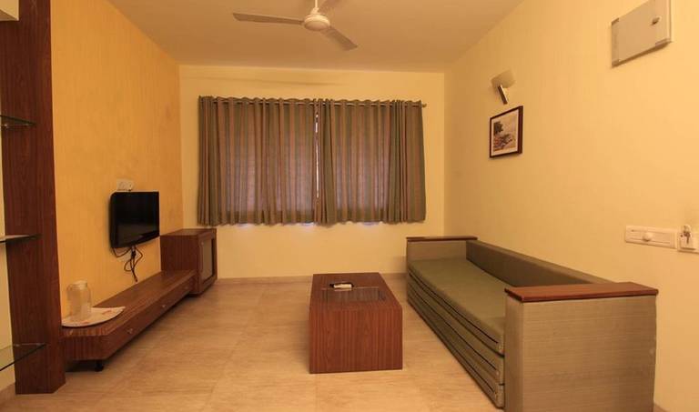 Inland Avenue Service Apartment