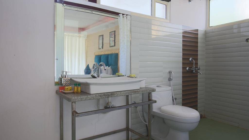 Tahira Beach Resort Ashwem Beach 3*