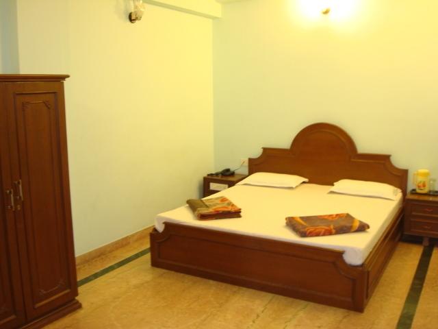 Lloyds Guest House, Krishna Street, T. Nagar
