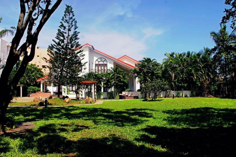 The Royal Palms