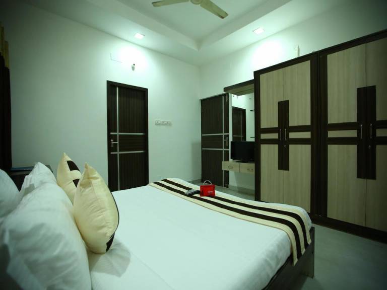 OYO Apartments Velachery MRTS