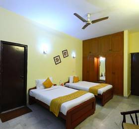 Golden Flowers Inn в Ченнаи