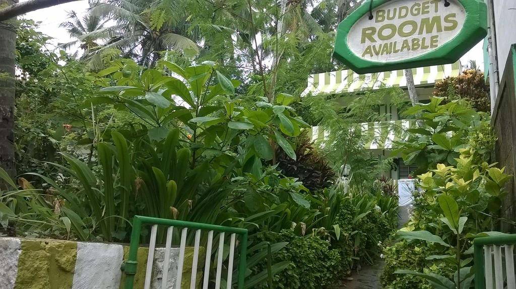 Johny's Beach Hotel
