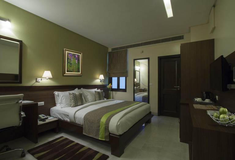 Leisure Inn Grand Chanakya