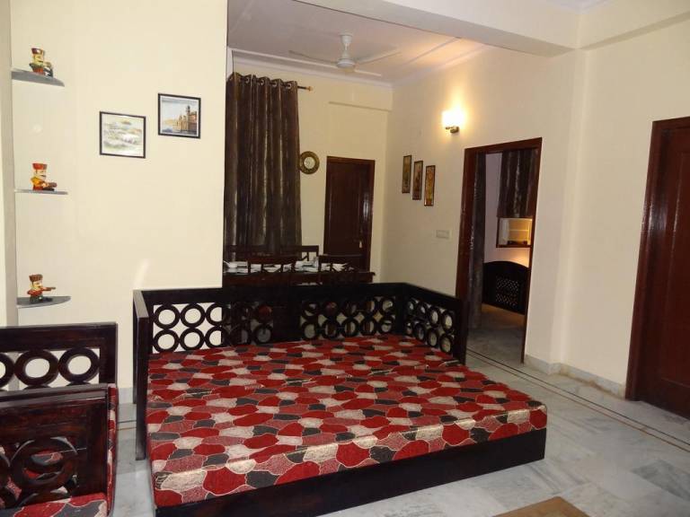 Tulsian Guest House & Apartments