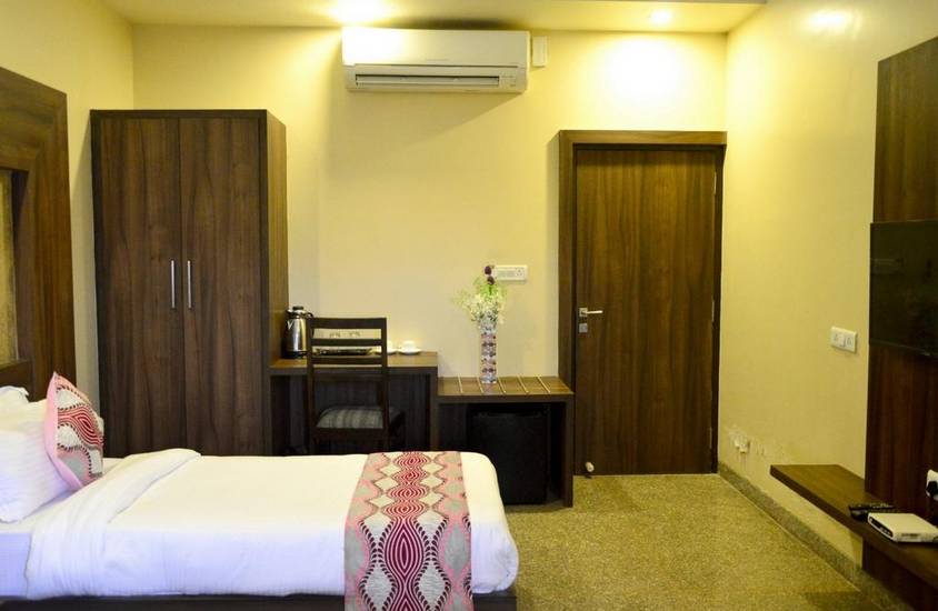 Hotel Neelam Paradise 2* Индия, Джайпур