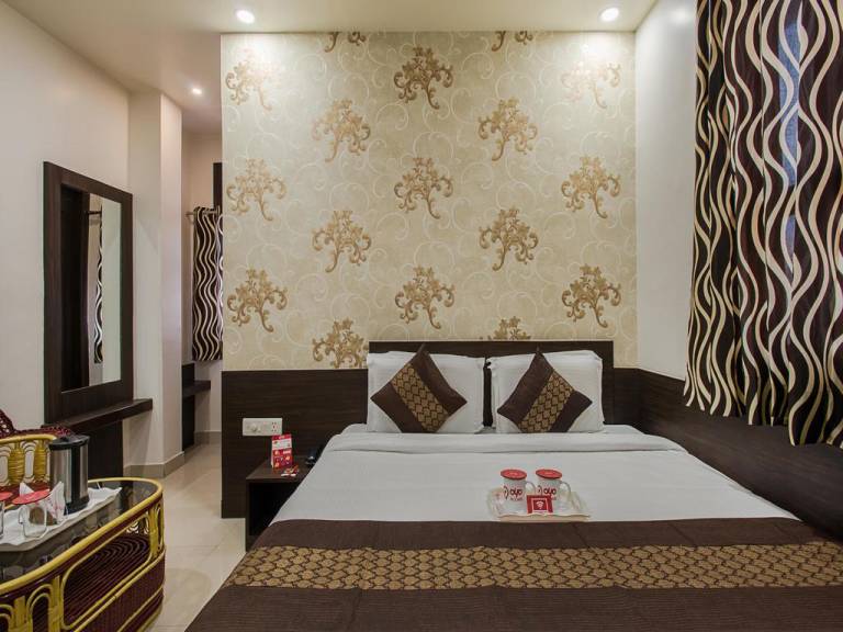 OYO Rooms Sindhi Camp Metro Station