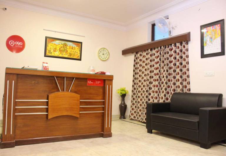 OYO Rooms Hawa Sadak Bais Godam