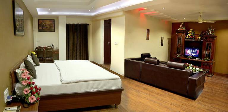 Hotel Mangal Regency