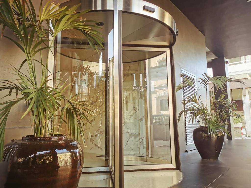 Hotel Excelsior Bari 4*